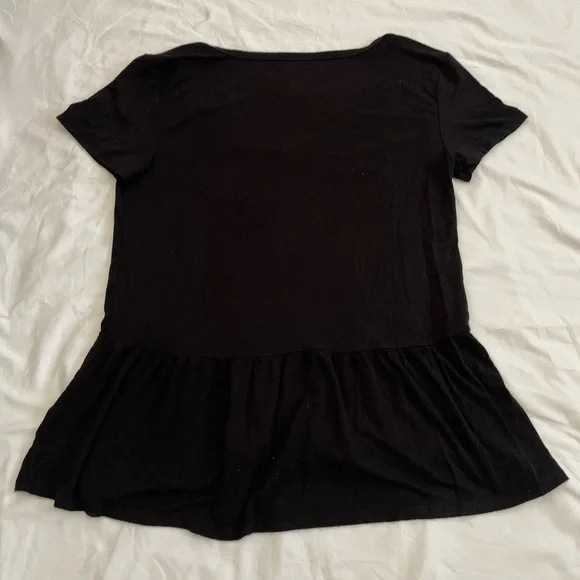 American Eagle soft and sexy shirt, black with flowers, size xs woman’s - Picture 4 of 5